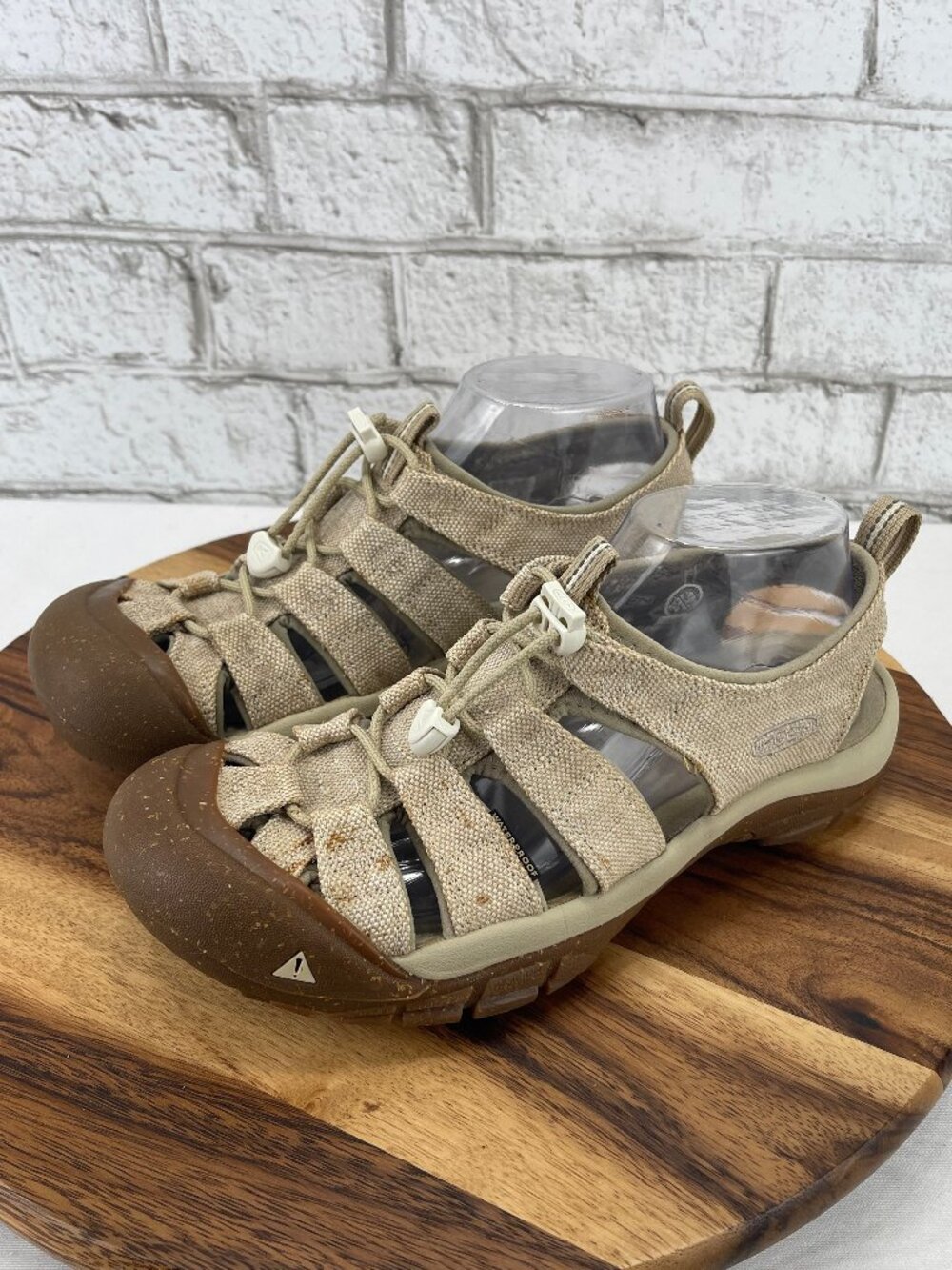 Keen Newport Retro Hemp Womens 9.5 Canvas Closed Toe Waterproof Hiking Sandals
